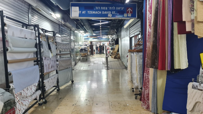 עיר רפאים של עובדים זרים. התחנה המרכזית בתל אביב