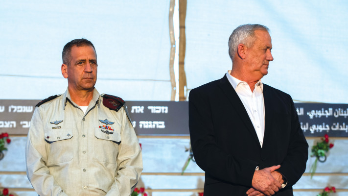 בני גנץ, אביב כוכבי