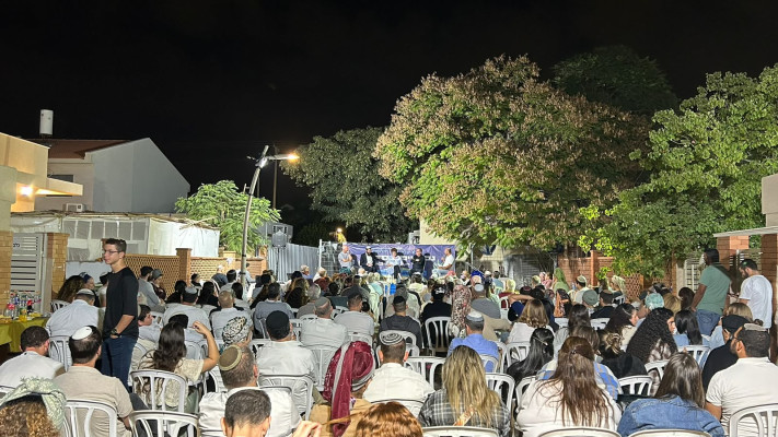 מיזם ''ניפגש בסוכה''