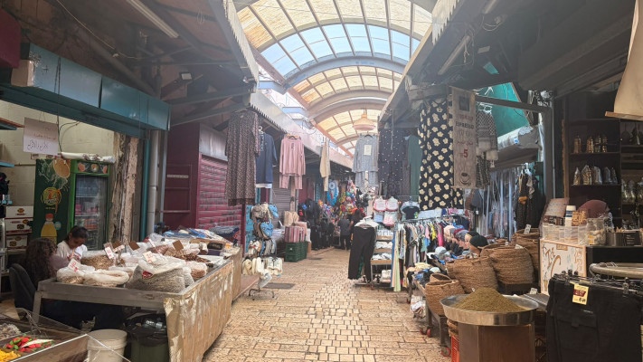 \'\'בקיץ זה חממה\'\'. השוק בעכו