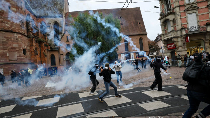 התגובה המשטרתית הופכת לדלק של המחאה. המחאות בצרפת