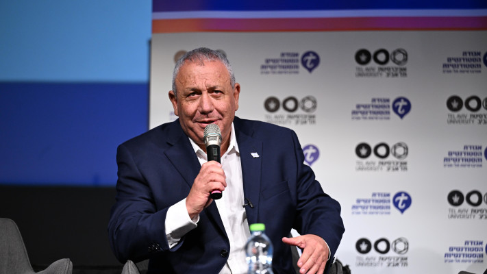 גדי איזנקוט בנאומו באוניברסית תל אביב