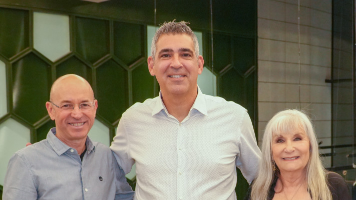 אילנית, תומר רוזנברג וחן שפירא  (צילום: שי אפגין)