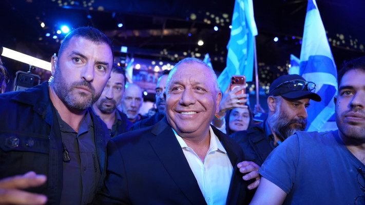 גדי איזנקוט באירוע הבחירות הגדול של המפלגה