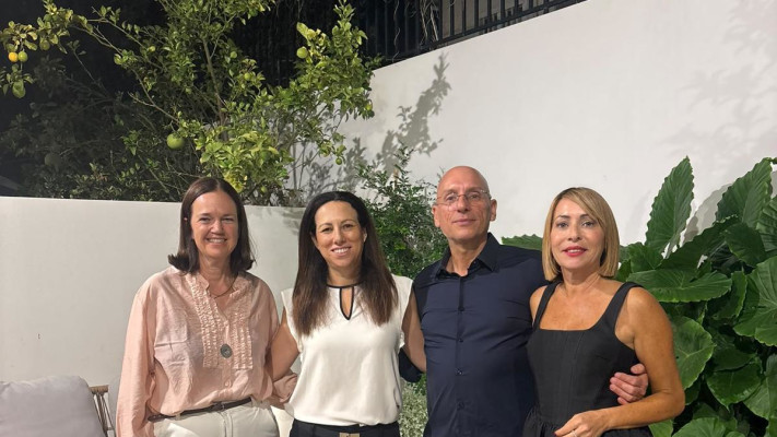 איריס וגל שלגי,  ליאת שדה-שטרנברג ושירה יעבץ- אפל  (צילום: באדיבות העמותה)