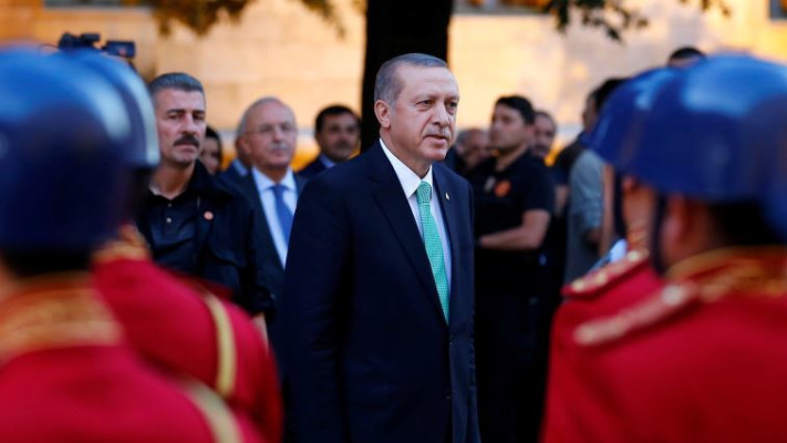רג'פ טאיפ ארדואן מגיע לבניין הפרלמנט באנקרה