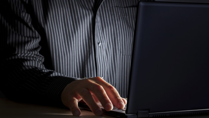 גלישה באינטרנט, צילום אילוסטרציה (צילום: istockphoto)