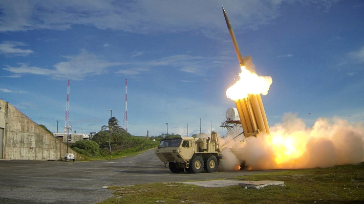 משגר מערכת THAAD . נישא על גבי משאית (צילום: רויטרס)