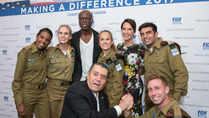 שריל וחיים סבן עם סיל חיילי צה''ל 