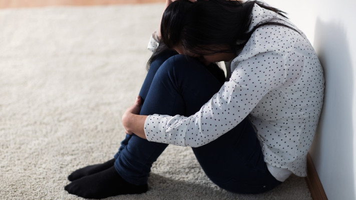 בכתה כששמעה את הבוס שלה מדבר על הפלה