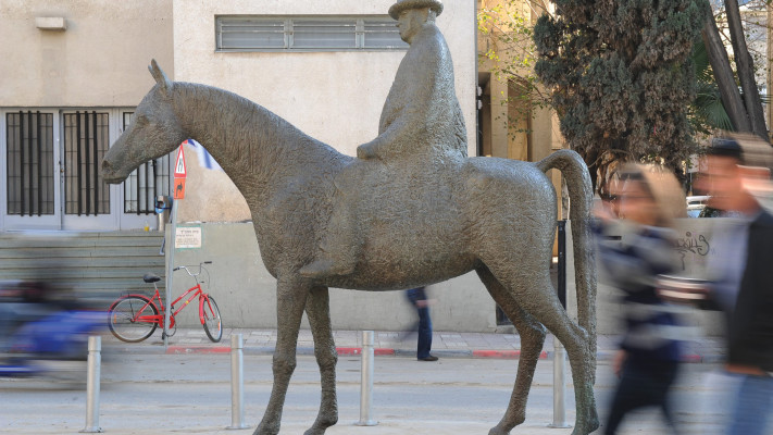 שדרות רוטשילד (צילום: ראובן קסטרו)