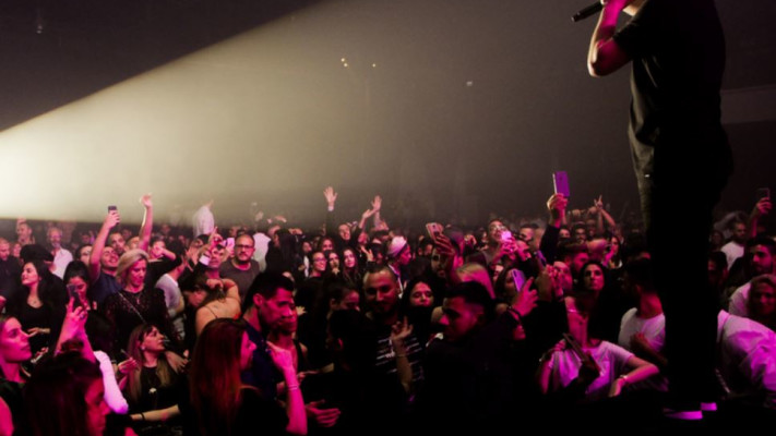 הופעה של ליאור נרקיס  (צילום: עידן מדיה, יח''צ)