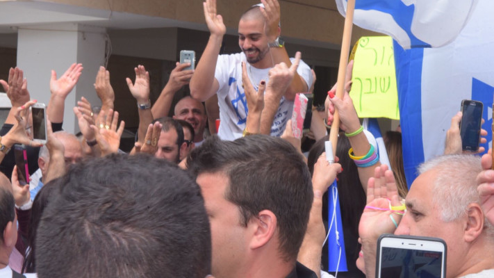 אלאור אזריה חוגג את שחרורו 