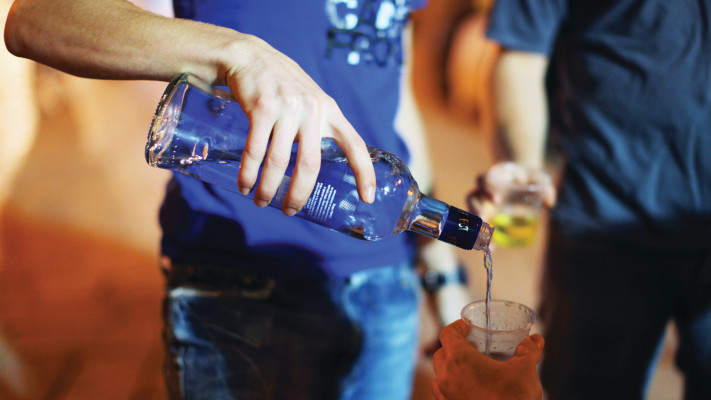 שתיית אלכוהול בקרב בני נוער