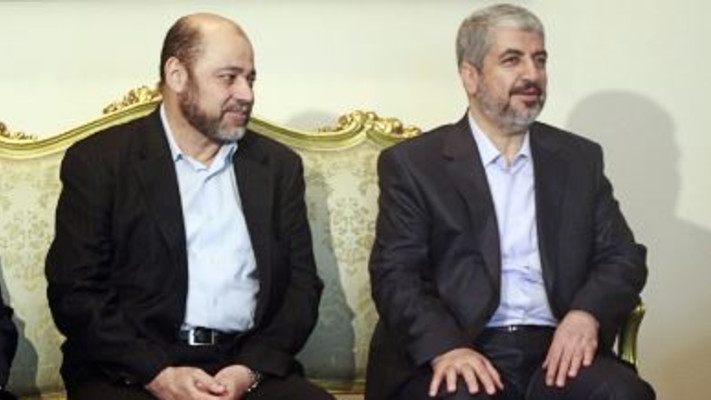 מוסא אבו מרזוק (משמאל)