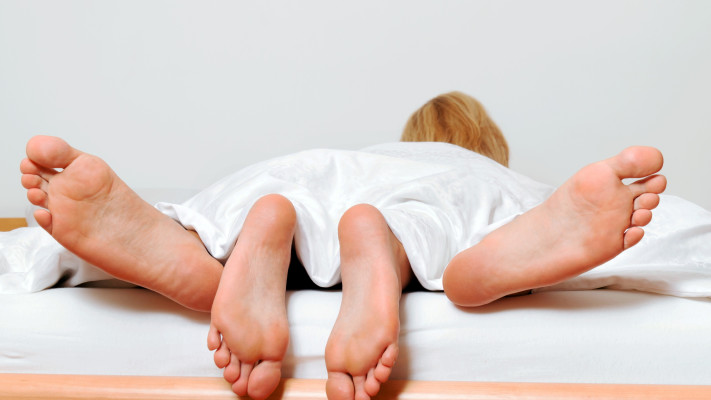 בגד באשתו במשך שנים