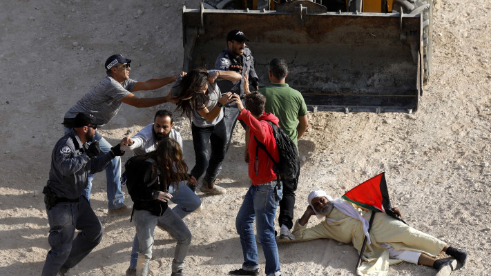 פינוי חאן אל אחמר