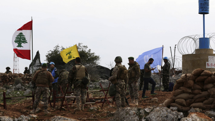 חיילי צבא לבנון וחיילי יוניפ''יל בגבול הצפון (ארכיון, צילום: AFP)