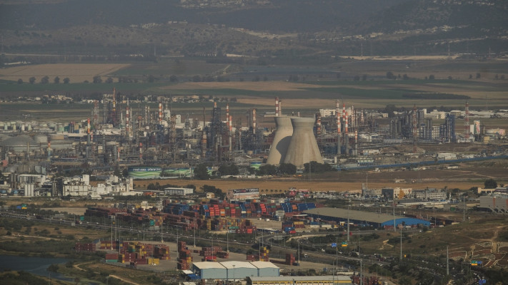 מפעלים במפרץ חיפה