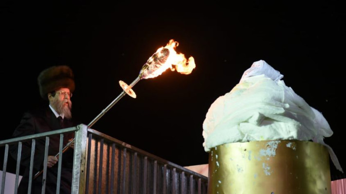 הדלקה בהילולת ל''ג בעומר במירון (צילום: קובי ריכטר/TPS)
