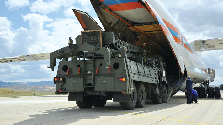 סוללות S400 מגיעות לבסיס חיל האוויר הטורקי באנקרה (צילום: רויטרס)