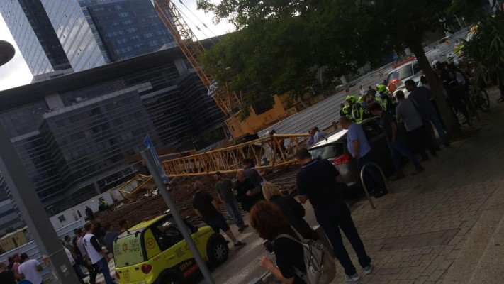 מנוף קרס בתל אביב