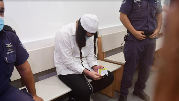 עמירם בן אוליאל במשפטו (צילום: אבשלום ששוני)