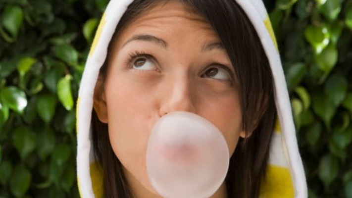 מסטיק גורם לכם לנפיחות בבטן