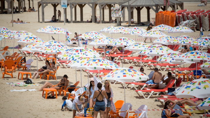 חוף הים ביום חמסין