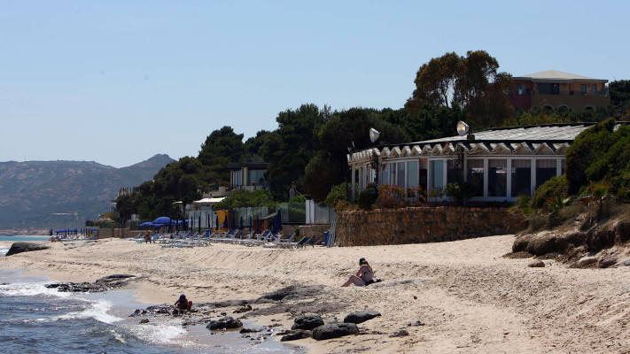 חוף ים בסרדיניה (צילום: רויטרס)