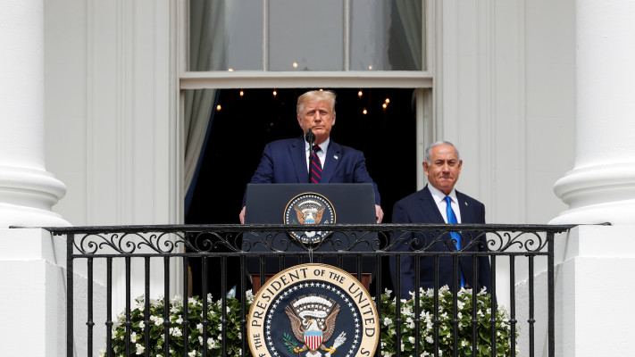 טראמפ ונתניהו בחתימת ההסכמים בבית הלבן (צילום: REUTERS/Tom Brenner)