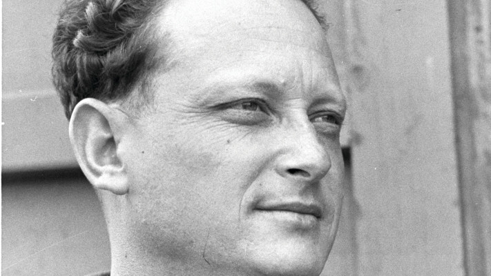 יגאל אלון, 1949