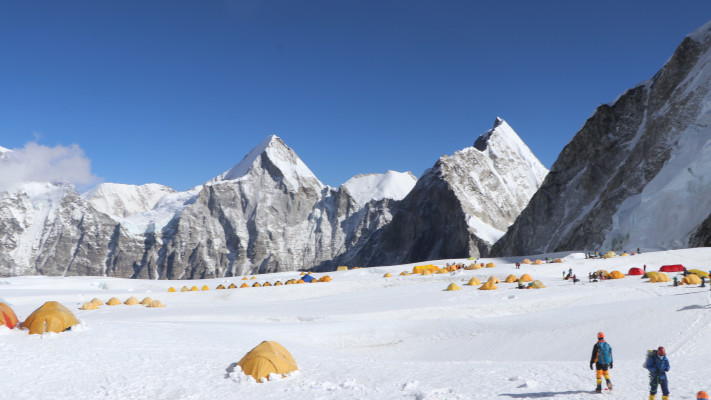 יחולקו למטפסים שקיות צואה