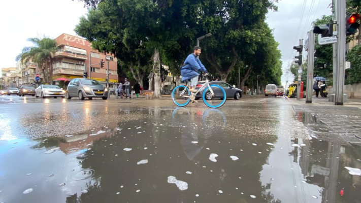 גשם קל בתל אביב