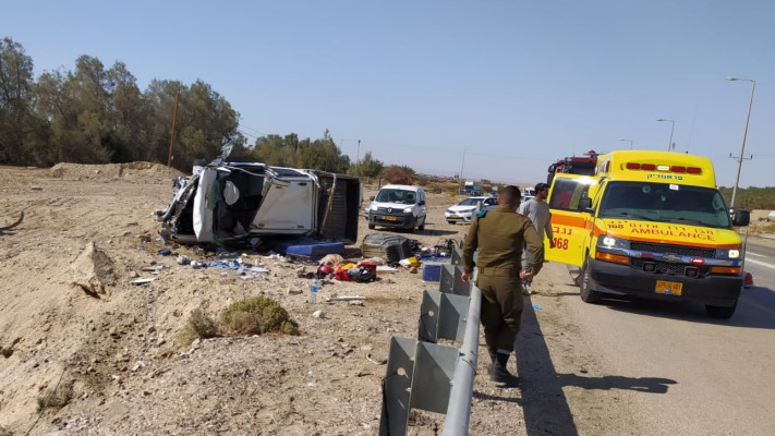 תאונת דרכים בכביש 90 סמוך לצופר (צילום: איתן גדז', תיעוד מבצעי מד''א)