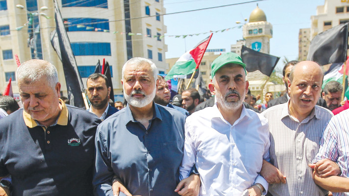 מנהיגי החמאס יחיא סינוואר ואסמאעיל הנהיה (צילום: חסן ג'די, פלאש 90)