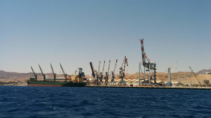 נמל אילת, ים סוף (צילום: ארז מיכאלי)