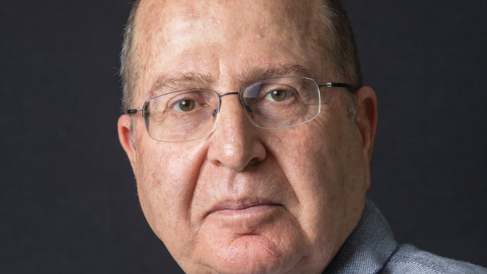 משה (בוגי) יעלון