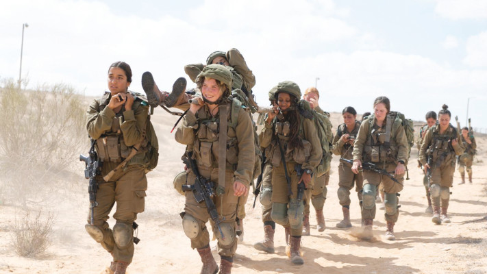 חיילות בחזית גבול ירדן