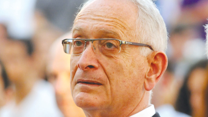 עמוס שוקן, מו''ל הארץ