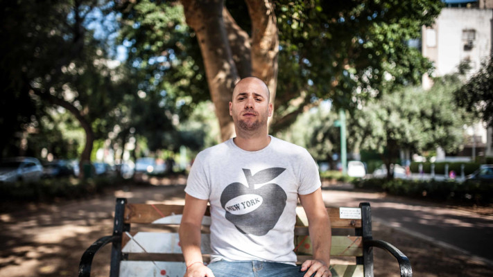 היו הרבה מחיאות כפיים כשהוא תקף את העיתונאים האחרים. יותם זמרי (צילום: אסף קליגר)