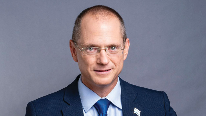 שר החלקאות, עודד פורר