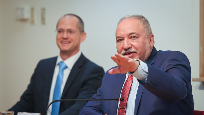אביגדור ליברמן, עודד פורר (צילום: פלאש 90)