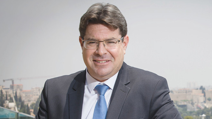 אופיר אקוניס