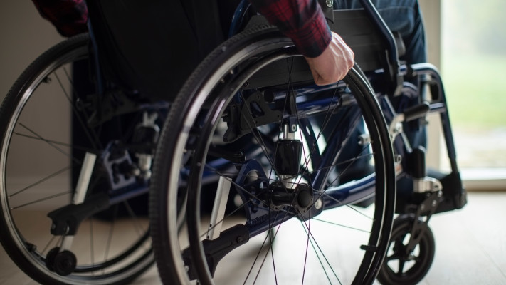 זקוק לכיסא גלגלים באופן קבוע, אילוסטרציה