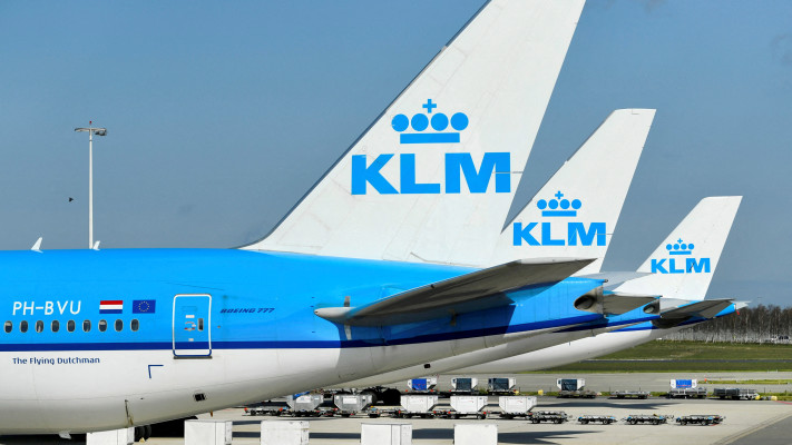 מטוסים של חברת התעופה KLM ההולנדית (צילום: REUTERS/Piroschka van de Wouw)