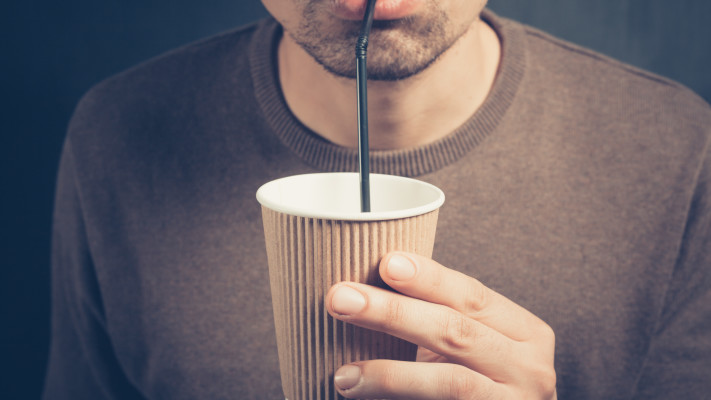 שתייה בזמן האוכל - בריא או לא?