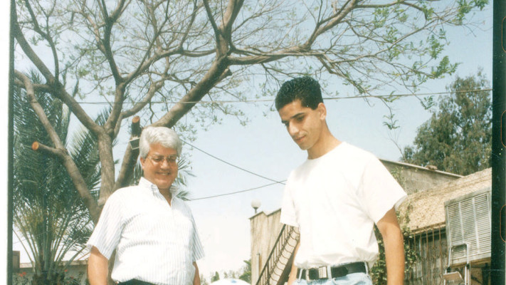 איתן טייב עם דוד לוי, 1994 (צילום: יגאל לוי)