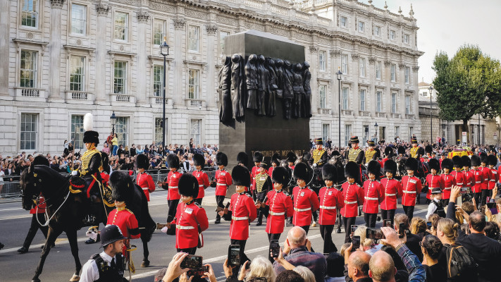 שומרי בית המלוכה בלונדון (צילום: רויטרס)