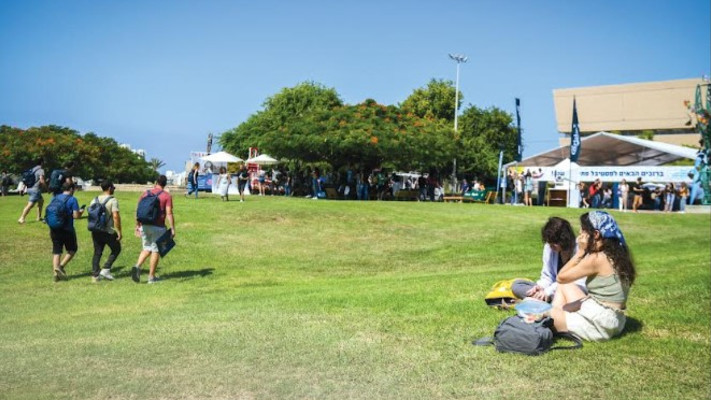 סטודנטים באוניברסיטת תל אביב (למצולמים אין קשר לכתבה. צילום: פלאש 90)